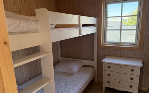 Haley - 380M from the Sea: Letto A Castello, Legna, Camera Da Letto, Pavimento, Letto, Pavimentazione, Interior Design, Telaio Del Letto, Color Legno, Mobilia