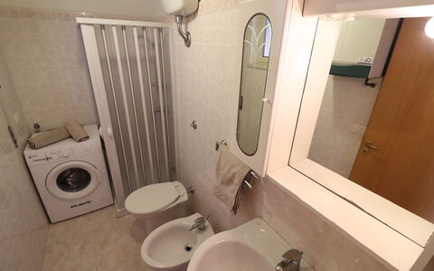 Marta: Pavimentazione, Pavimento, Idraulico Fixture, Interior Design, Bagno, Camera, Gabinetto, Idraulico, Lavello, Lavandino Del Bagno