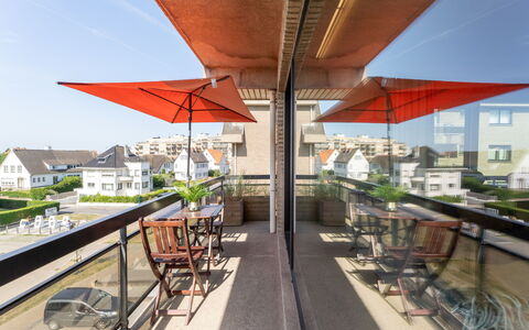 Zandstuyver Close by the Sea: Appartamento, Zona Residenziale, Urban Design, Materiale Composito, Balcone, Condominio, Shade, Pianta Della Casa, Vaso Di Fiori, Illuminazione Diurna