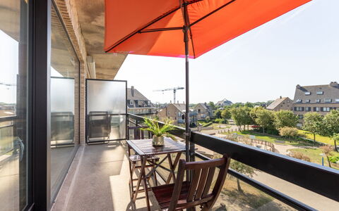 Zandstuyver with Balcony: Appartamento, Balcone, Condominio, Shade