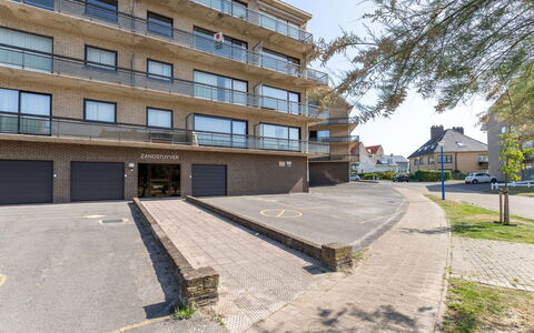 Zandstuyver with Balcony: Costruzione, Appartamento, Zona Residenziale, Quartiere, Architettura, Condominio, Insediamento Umano, Balcone, Sobborgo