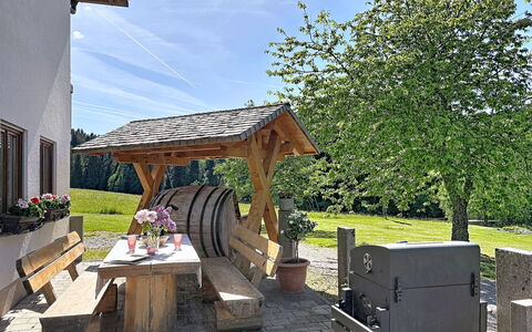 Sonne: Legna, Giardino, Villetta, Mobili Da Esterno, Landscaping, Tavolo Esterno, Backyard, Cortile, Latifoglie, Prato