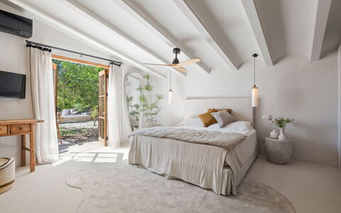 Prana: Soffitto, Interior Design, Pavimentazione, Pavimento, Camera Da Letto, Illuminazione, Casa, Mobilia, Letto, Camera