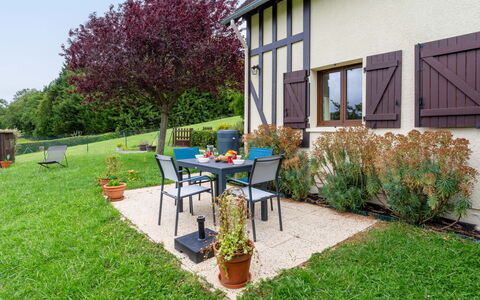 Les Ducs de Normandie: Ricorrere, Piscina, Estate, Shade, Landscaping, Eco Hotel, Hotel, Villa