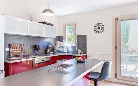 Claudel: Cucina, Mobilia, Controsoffitto, Elettrodomestico Da Cucina, Interior Design, Cabinetry, Pavimentazione, Apparecchio Major, Soffitto, Pavimento
