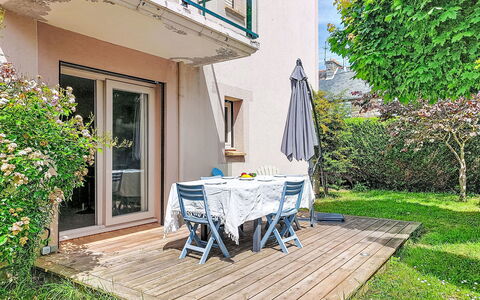 Claudel: Sedia, Giardino, Shade, Portico, Mobili Da Esterno, Cortile, Balcone, Backyard, Landscaping, Eco Hotel