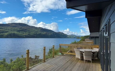 Loch Ness Hamptons Lodge