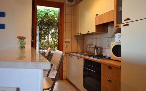 Il Favollo: Cucina, Controsoffitto, Elettrodomestico Da Cucina, Interior Design, Apparecchio Major, Pavimentazione, Cabinetry, Legna, Mobilia, Pavimento