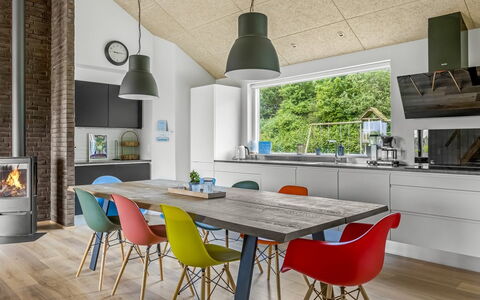 Anabel - 800M from the Sea: Mobilia, Interior Design, Pavimentazione, Legna, Pavimento, Sedia, Cucina & Sala Da Pranzo Tavolo, Sala Da Pranzo, Cucina, Soffitto