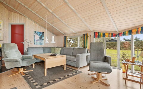 Algeth - 2.5Km from the Sea: Interior Design, Pavimentazione, Legna, Soffitto, Pavimento, Mobilia, Camera, Soggiorno, Divano, Casa