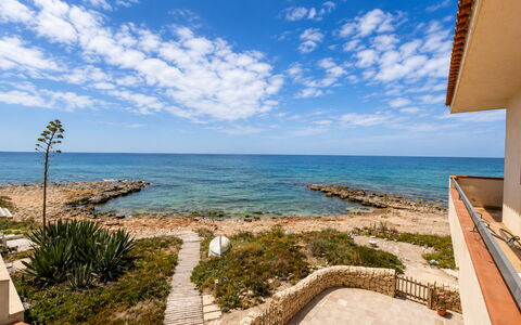 La Casa in Riva al Mare: Blu, Corpo D'Acqua, Costa, Orizzonte, Costiera E Morfologie Oceanic, Mare, Spiaggia, Riva, Estate, Paesaggio