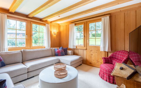 Chalet Cauma: Interior Design, Legna, Mobilia, Pavimentazione, Divano, Pavimento, Casa, Soggiorno, Camera, Soffitto