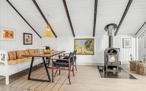 Ragnborg - 700M from the Sea: Interior Design, Pavimentazione, Mobilia, Legna, Soffitto, Pavimento, Pavimento In Legno, Illuminazione, Lampada, Soggiorno