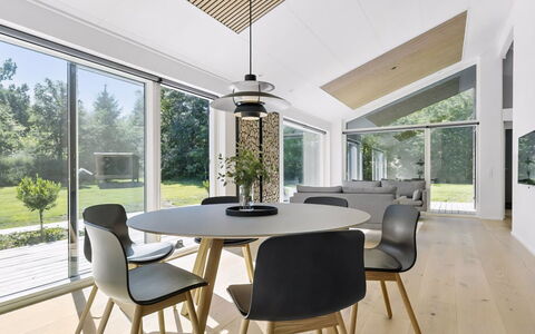 Theodora - 600M from the Sea: Interior Design, Mobilia, Pavimentazione, Legna, Soffitto, Pavimento, Cucina & Sala Da Pranzo Tavolo, Tavolo, Sala Da Pranzo, Lampada