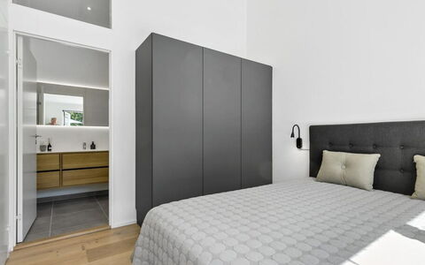 Theodora - 600M from the Sea: Mobilia, Interior Design, Camera Da Letto, Letto, Pavimentazione, Parete, Pavimento, Legna, Soffitto, Camera