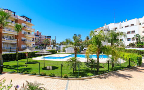 Sea Garden: Zona Residenziale, Appartamento, Condominio, Estate, Landscaping, Cortile, Hotel, Balcone, Ricorrere