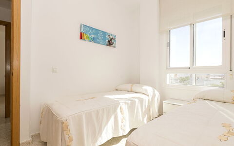 Luma: Legna, Interior Design, Pavimento, Soffitto, Pavimentazione, Mobilia, Appartamento, Camera Da Letto, Letto, Camera
