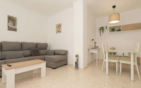 Luma: Mobilia, Interior Design, Pavimentazione, Pavimento, Legna, Camera, Divano, Soggiorno, Soffitto, Tavolo