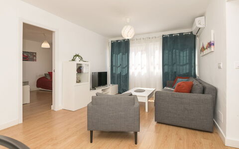 Buleria: Mobilia, Interior Design, Pavimentazione, Pavimento, Divano, Legna, Camera, Soffitto, Appartamento, Soggiorno