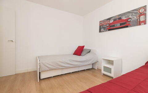 Buleria: Pavimentazione, Pavimento, Interior Design, Camera, Appartamento, Soffitto, Camera Da Letto, Letto, Pavimento In Legno, Design