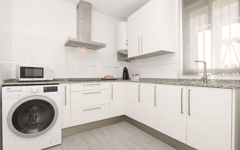 Buleria: Pavimentazione, Apparecchio Major, Cucina, Controsoffitto, Interior Design, Pavimento, Elettrodomestico Da Cucina, Cabinetry, Casa, Elettrodomestico