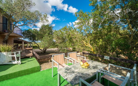 Es Racó de Campos: Giardino, Backyard, Landscaping, Cortile, Eco Hotel, Recinzione, Deck