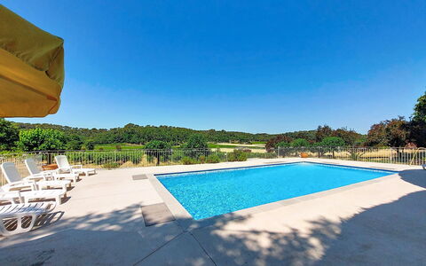 Chateau Payan: Blu, Acqua, Albero, Piscina, Mobili Da Esterno, Landscaping, Terme, Ricorrere, Resort Citta ', Eco Hotel