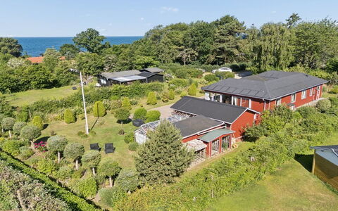 Velena - 150M from the Sea: Zona Residenziale, Tetto, Paesaggio, Casa, Casa, Lotto, Estate, Sobborgo, Groundcover
