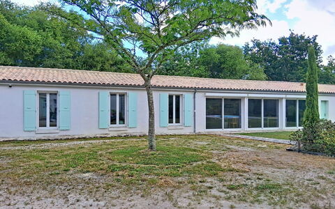 Mouleron: Balcone, Villa