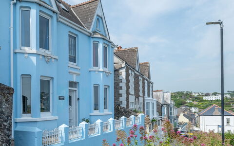 Smugglers View: Blu, Casa, Architettura, Casa, Zona Residenziale, Balcone, Dipingere, Villa, Raccordo
