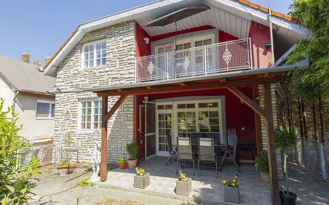 Luca: Balcone, Villa