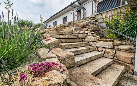 Dačice 100: Roccia, Le Scale, Giardino, Muro ​​Di Pietra, Landscaping, Roccia Di Fondo, Passerella, Affioramento, Flagstone