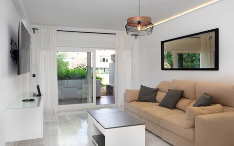 Ca Maestral: Mobilia, Interior Design, Pavimentazione, Parete, Pavimento, Legna, Soffitto, Divano, Casa, Soggiorno