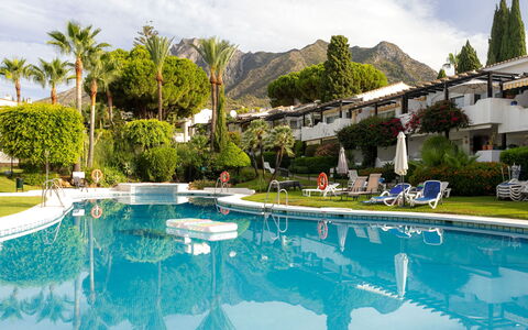 Ca Maestral: Ricorrere, Piscina, Eco Hotel, Hacienda, Landscaping, Shade, Hotel, Resort Citta ', Terme