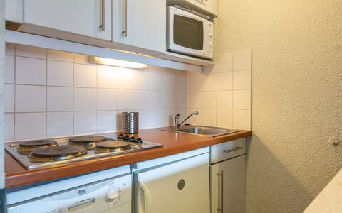 Le Borsat 4: Interior Design, Pavimentazione, Pavimento, Soffitto, Appartamento, Shade, Sedia, Lampada, Lampada, Pianta Della Casa