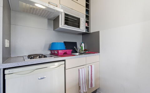 Virginia: Interior Design, Pavimentazione, Pavimento, Soffitto, Appartamento, Shade, Sedia, Lampada, Lampada, Pianta Della Casa