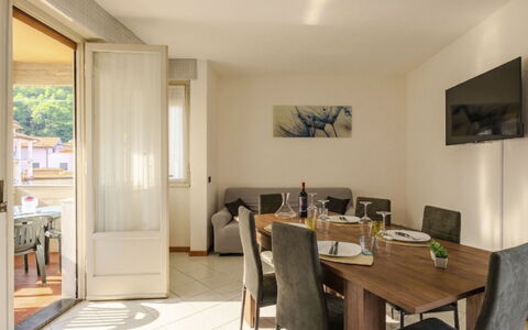 Casa Betulla: Interior Design, Pavimentazione, Pavimento, Soffitto, Appartamento, Shade, Sedia, Lampada, Lampada, Pianta Della Casa