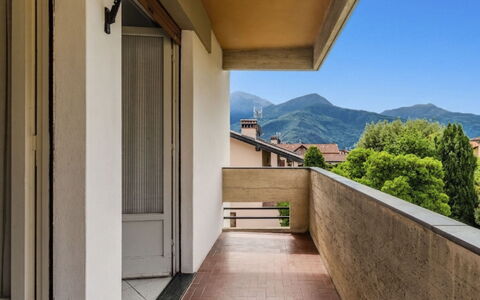 Casa Betulla: Interior Design, Pavimentazione, Pavimento, Soffitto, Appartamento, Shade, Sedia, Lampada, Lampada, Pianta Della Casa