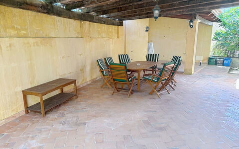 Villa del Mare: Interior Design, Pavimentazione, Pavimento, Soffitto, Appartamento, Shade, Sedia, Lampada, Lampada, Pianta Della Casa