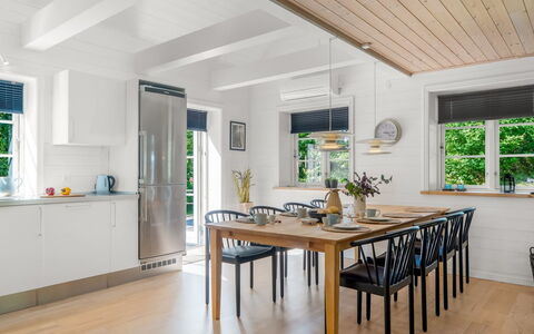 Stanko - 300M from the Sea: Mobilia, Interior Design, Pavimentazione, Legna, Soffitto, Pavimento In Legno, Pavimento, Sala Da Pranzo, Cucina & Sala Da Pranzo Tavolo, Tavolo