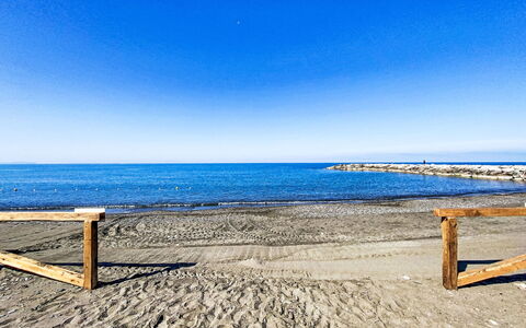 Cecina 570: Blu, Acqua, Corpo D'Acqua, Spiaggia, Legna, Orizzonte, Mare, Costa, Costiera E Morfologie Oceanic, Riva