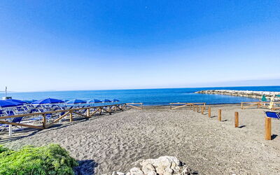 Cecina 570: Blu, Corpo D'Acqua, Spiaggia, Orizzonte, Costa, Mare, Estate, Costiera E Morfologie Oceanic, Riva, Oceano