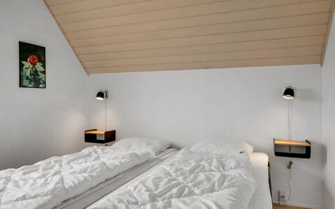 Hildegard - 50M from the Sea: Parete, Camera Da Letto, Letto, Legna, Interior Design, Pavimentazione, Pavimento, Soffitto, Lenzuolo, Bedding