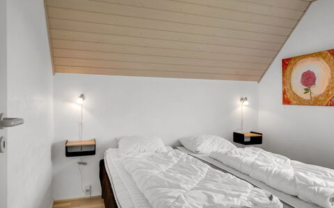 Hildegard - 50M from the Sea: Interior Design, Pavimentazione, Letto, Pavimento, Camera Da Letto, Legna, Soffitto, Mobilia, Bedding, Lenzuolo