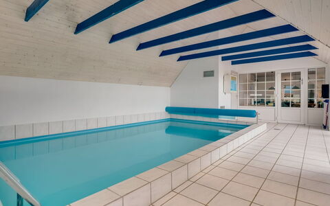 Hildegard - 50M from the Sea: Pavimentazione, Pavimento, Interior Design, Piscina, Soffitto, Ricorrere, Design, Hotel, Illuminazione Diurna, Eco Hotel