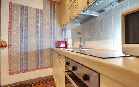 I Tre Camini: Legna, Pavimentazione, Interior Design, Pavimento, Camera, Illuminazione, Apparecchio Major, Controsoffitto, Soffitto, Cucina