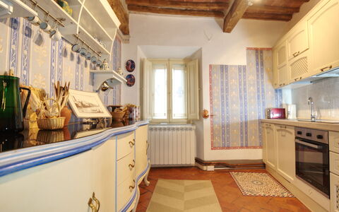 I Tre Camini: Interior Design, Legna, Pavimentazione, Mobilia, Cucina, Pavimento, Cabinetry, Controsoffitto, Camera, Illuminazione