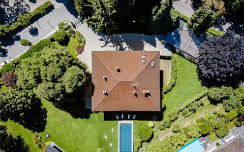 Flor Grand Lake Villa: Zona Residenziale, Casa, Paesaggio, Casa, Tetto, Lotto, Estate, Sobborgo, Prato, Landscaping