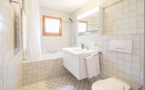 Val Mulin 14.1: Bagno, Idraulico Fixture, Interior Design, Pavimentazione, Pavimento, Soffitto, Idraulico, Lavandino Del Bagno, Piastrella, Gabinetto