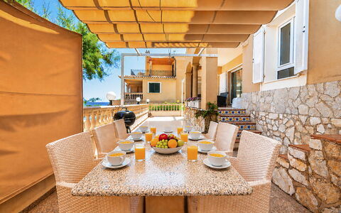 Magrana Pool House: Mobili Da Esterno, Sedia, Balcone, Shade, Ricorrere, Ombrello, Eco Hotel, Tavolo Esterno, Villa, Cucina & Sala Da Pranzo Tavolo
